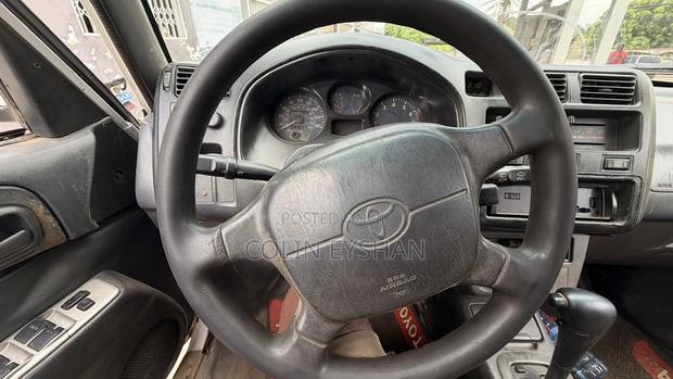 Toyota RAV4 Automatic 2000 White