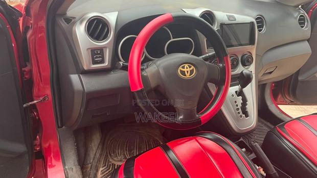 Toyota Matrix Hatchback FWD (1.8L 4cyl 5M) 2010 Red