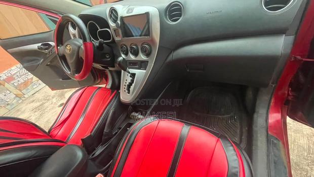 Toyota Matrix Hatchback FWD (1.8L 4cyl 5M) 2010 Red