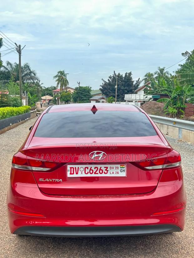 Hyundai Elantra 2017 Red