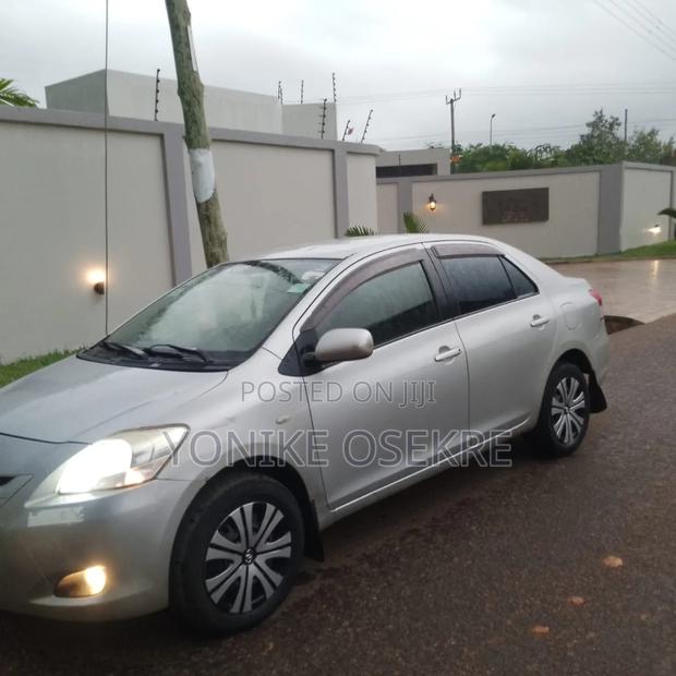 Toyota Belta 2009 Gray