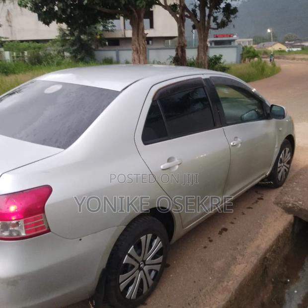 Toyota Belta 2009 Gray