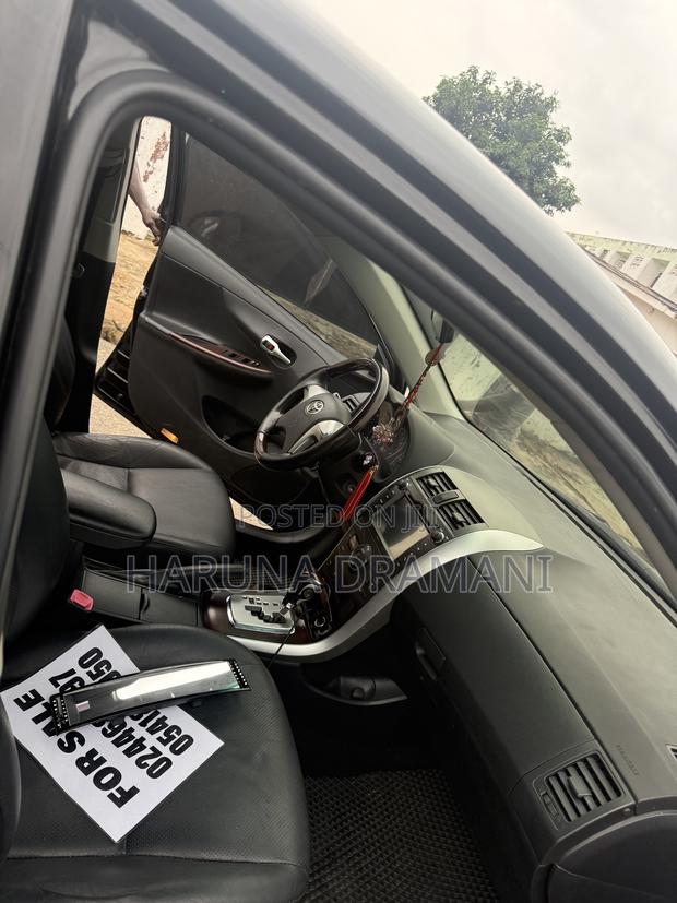 Toyota Corolla LE 4dr Sedan (1.8L 4cyl 4A) 2013 Black
