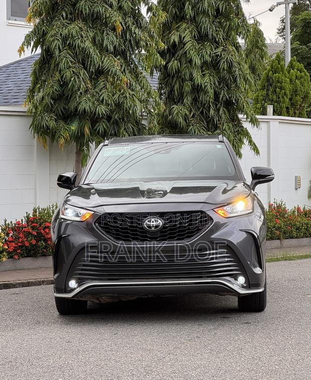 Toyota Highlander XSE 2021 Gray