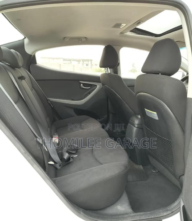 Hyundai Elantra SE 4dr Sedan (1.8L 4cyl 6A) 2015 White