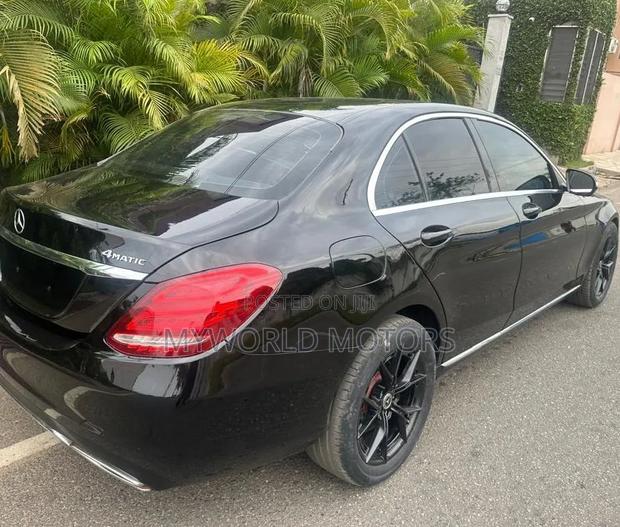 Mercedes-Benz C300 2015 Black
