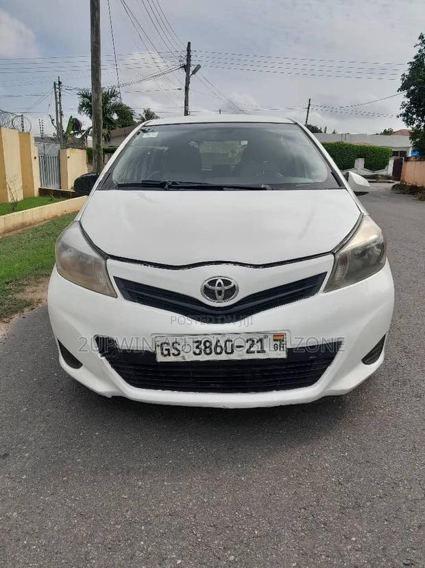Toyota Yaris 2013 White