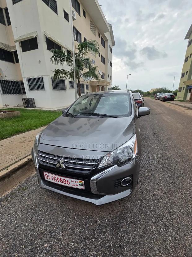 New Mitsubishi Mirage SE 2023 Gray