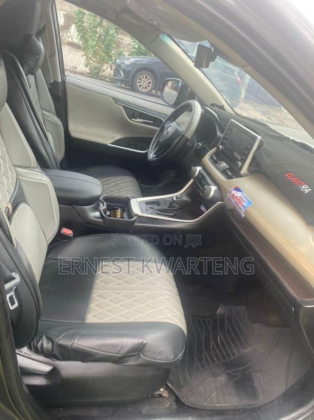 Toyota RAV4 XLE Premium AWD 2020 Silver
