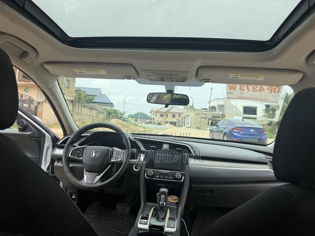 Honda Civic EX Sedan 2018 Silver