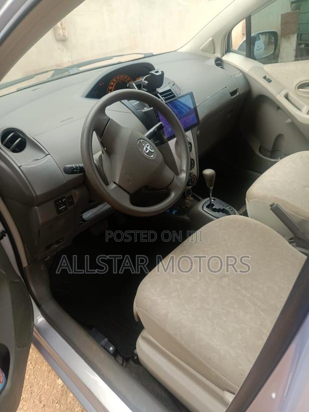 Toyota Vitz 1.3 AWD 3dr 2010 Silver