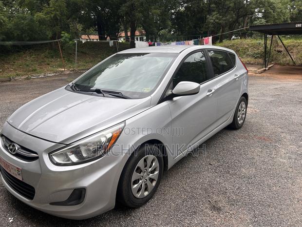 Hyundai Accent SE Hatchback 2017 Silver