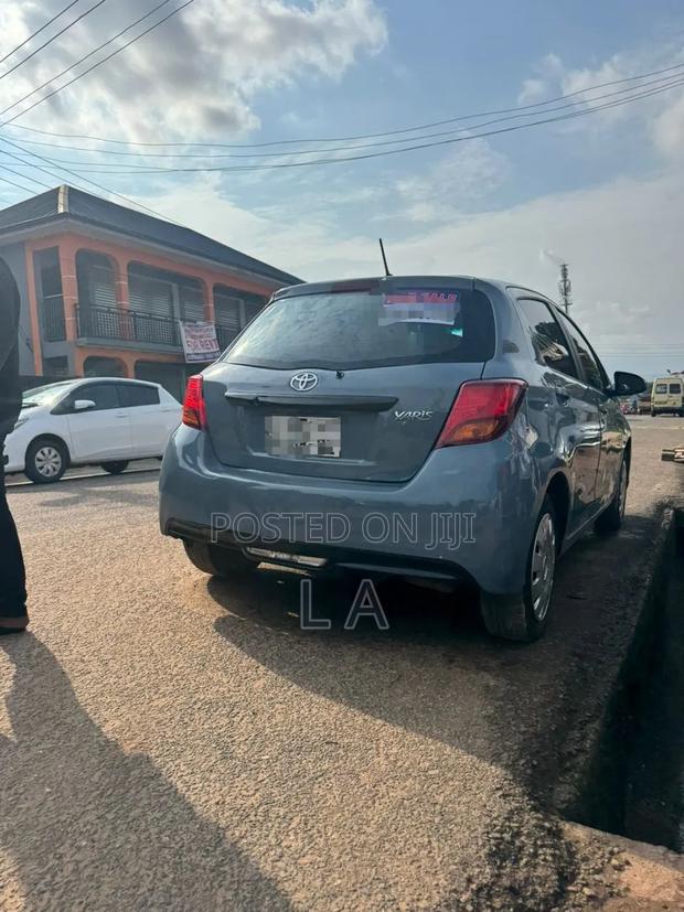 Toyota Yaris 2015 Gray