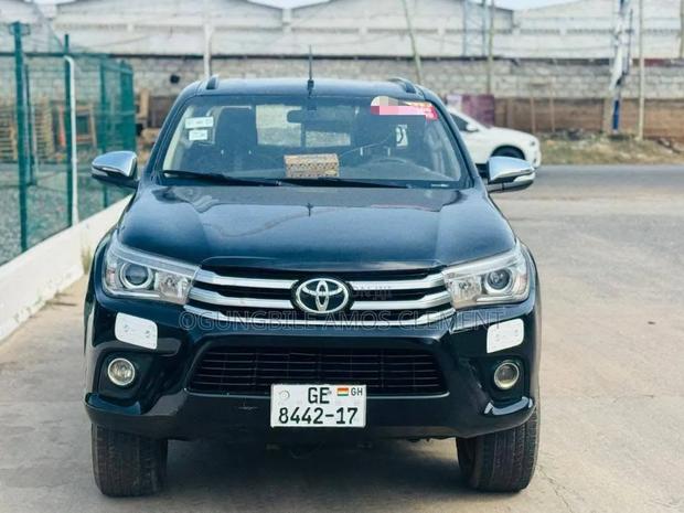Toyota Hilux 2010 Black