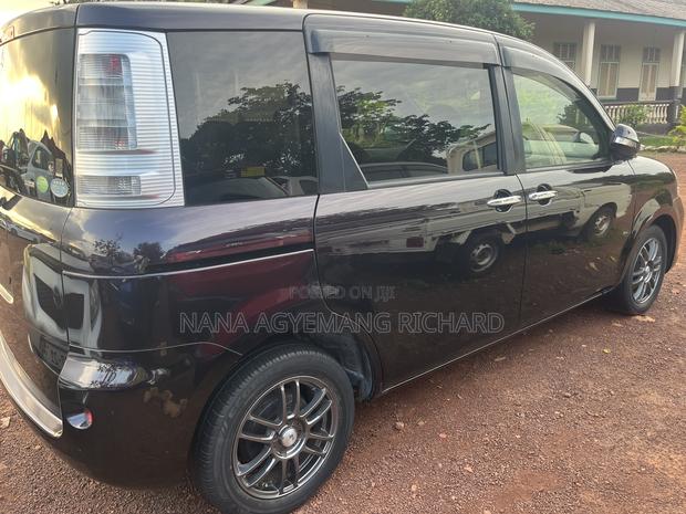 Toyota Sienta 1.5 FWD 2013 Burgundy