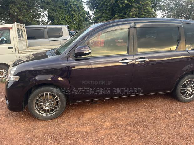 Toyota Sienta 1.5 FWD 2013 Burgundy