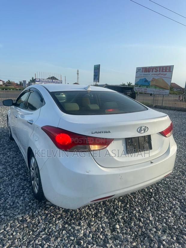 Hyundai Elantra 2013 White