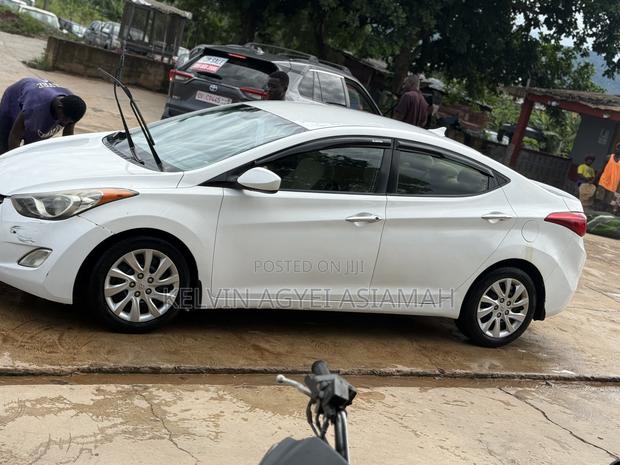 Hyundai Elantra 2013 White