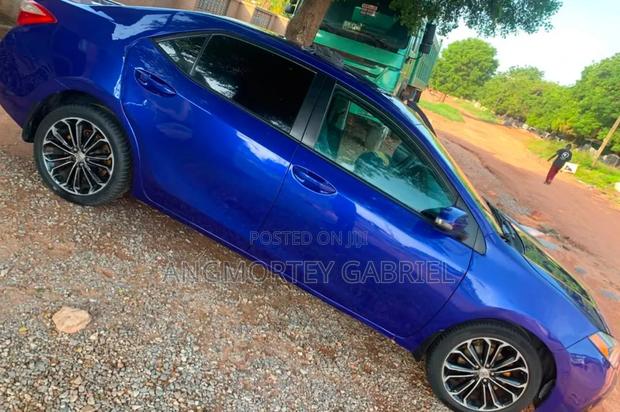 Toyota Corolla 2015 Blue