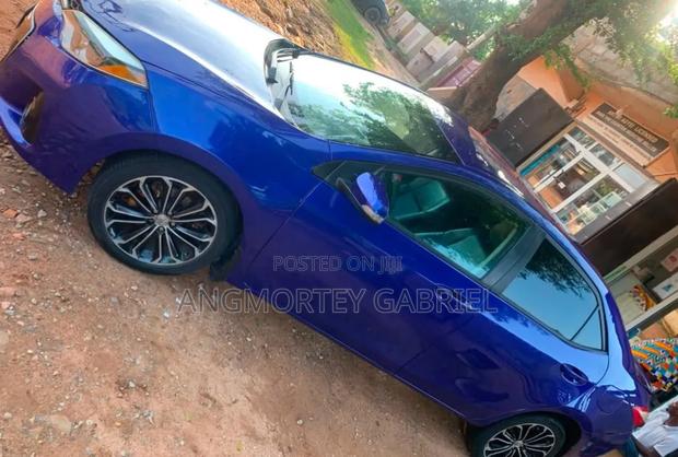 Toyota Corolla 2015 Blue