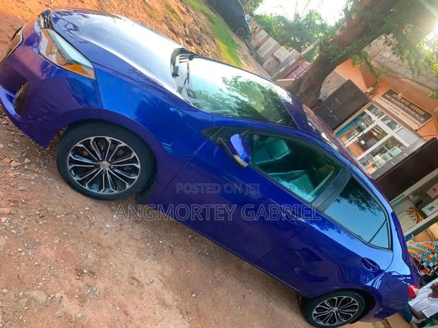 Toyota Corolla 2015 Blue