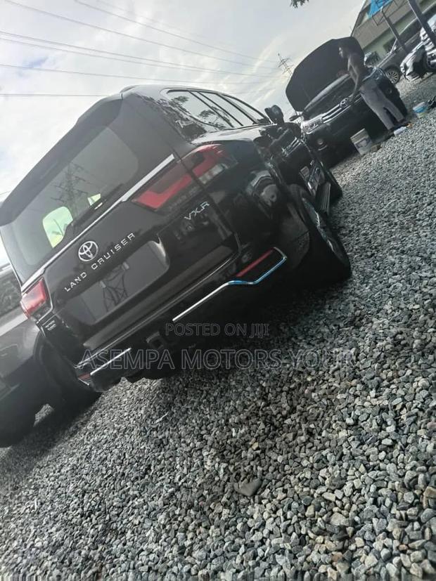 New Toyota Land Cruiser LC250 2025 Black