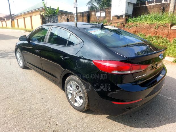 Hyundai Elantra 2017 Black