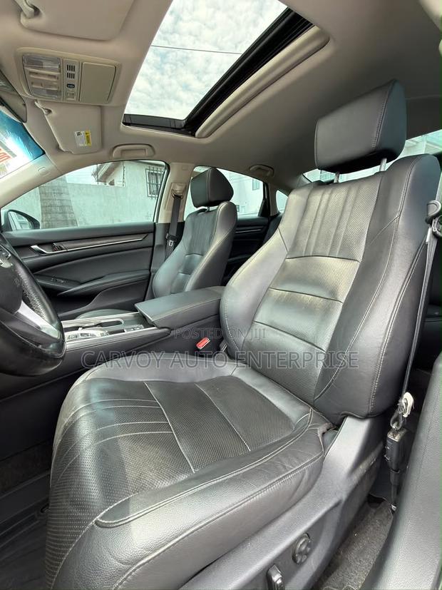 Honda Accord Touring 2.0T 2020 White