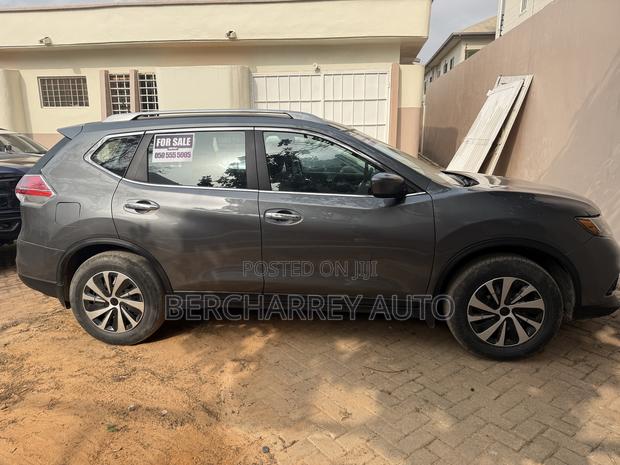 Nissan Rogue SV FWD 2016 Gray