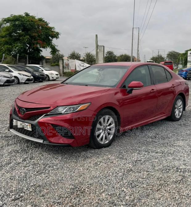 Toyota Camry 2018 Red