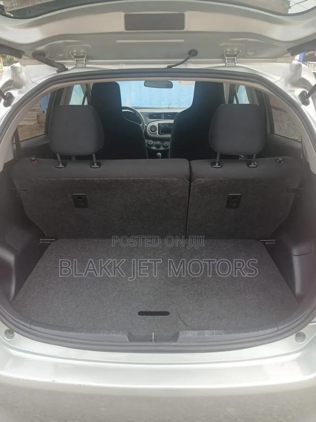 Toyota Vitz 2012 Teal