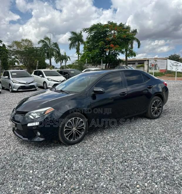Toyota Corolla 2015 Black