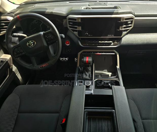 Toyota Tundra 2024 Black