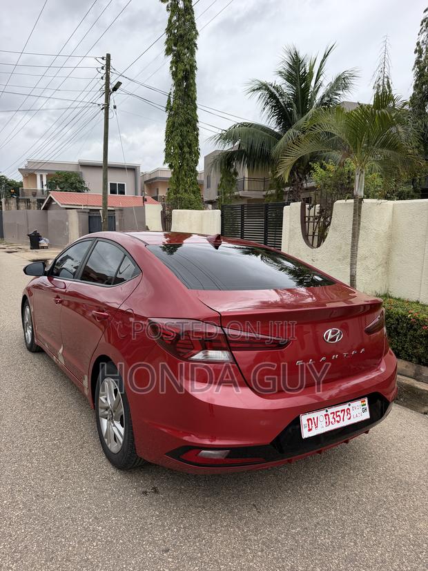 Hyundai Elantra SE 2019 Red