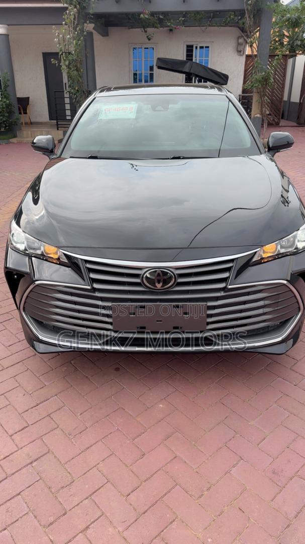 Toyota Avalon XLE 2022 Black