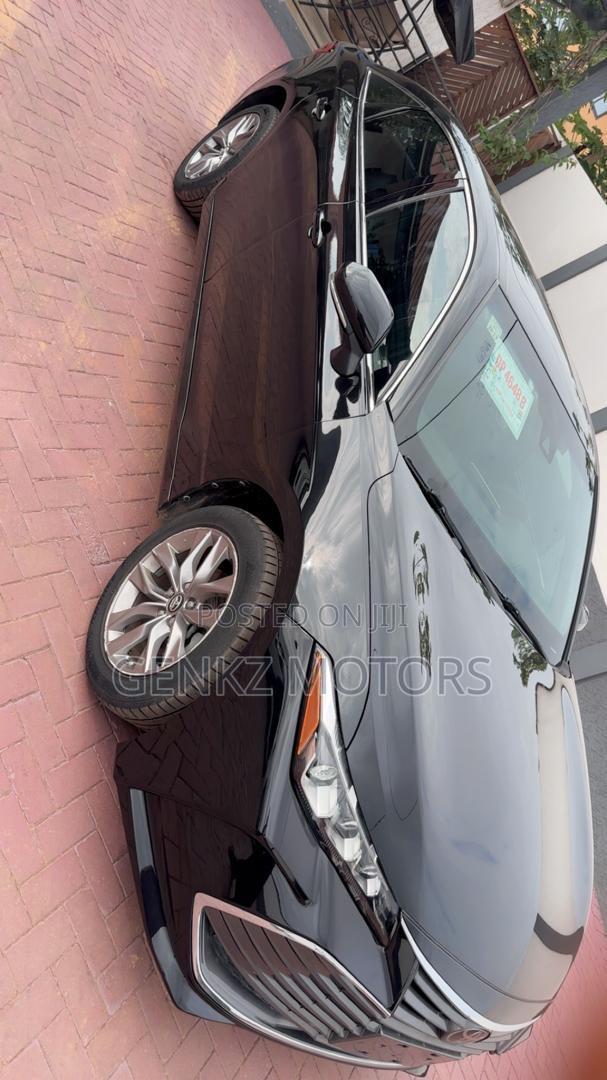 Toyota Avalon XLE 2022 Black
