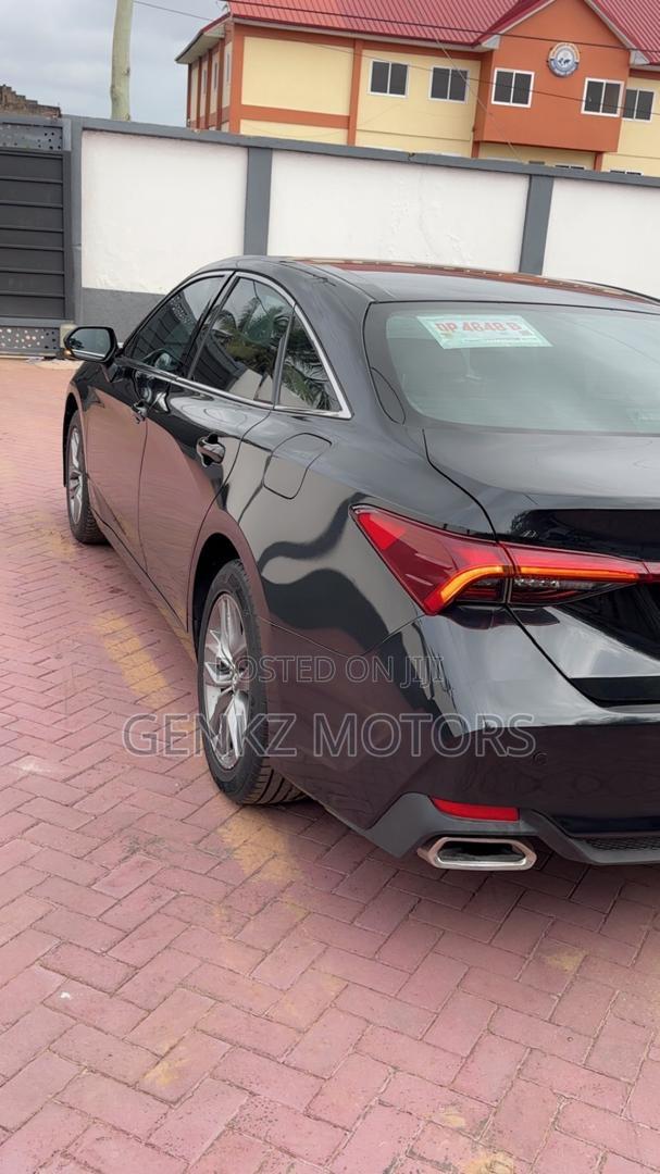 Toyota Avalon XLE 2022 Black