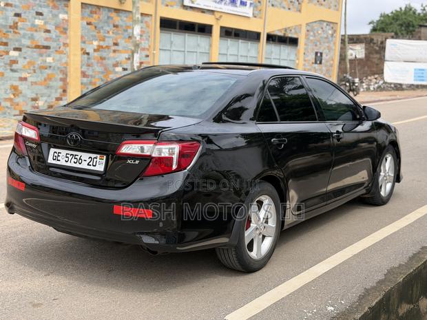Toyota Camry SE 4dr Sedan (2.5L 4cyl 6A) 2013 Black