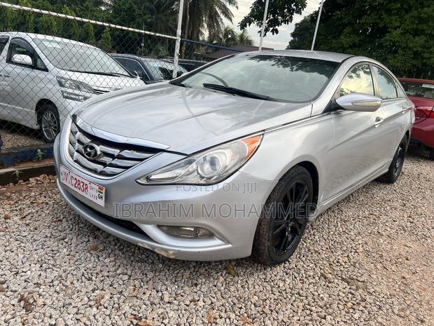 Hyundai Sonata SE Sedan FWD (2.4L 4cyl 6A) 2011 Silver