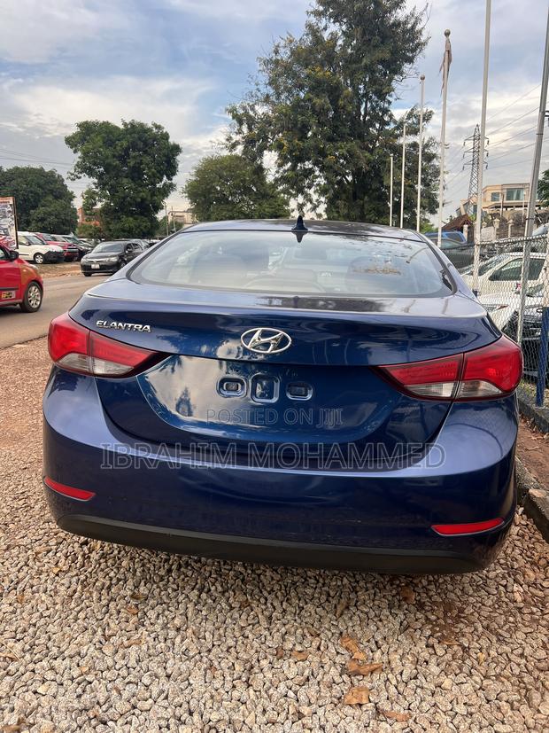 Hyundai Elantra SE 4dr Sedan (1.8L 4cyl 6M) 2014 Blue