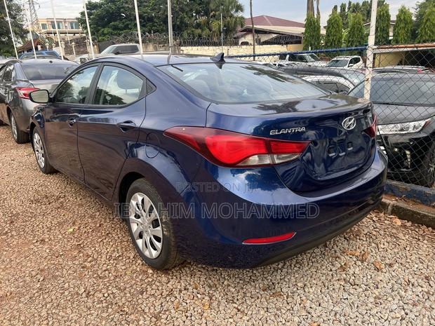 Hyundai Elantra SE 4dr Sedan (1.8L 4cyl 6M) 2014 Blue