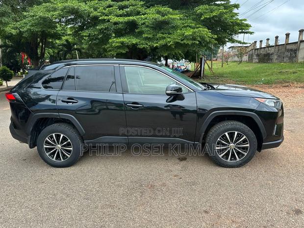 Toyota RAV4 XLE AWD 2020 Black