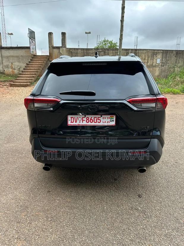Toyota RAV4 XLE AWD 2020 Black