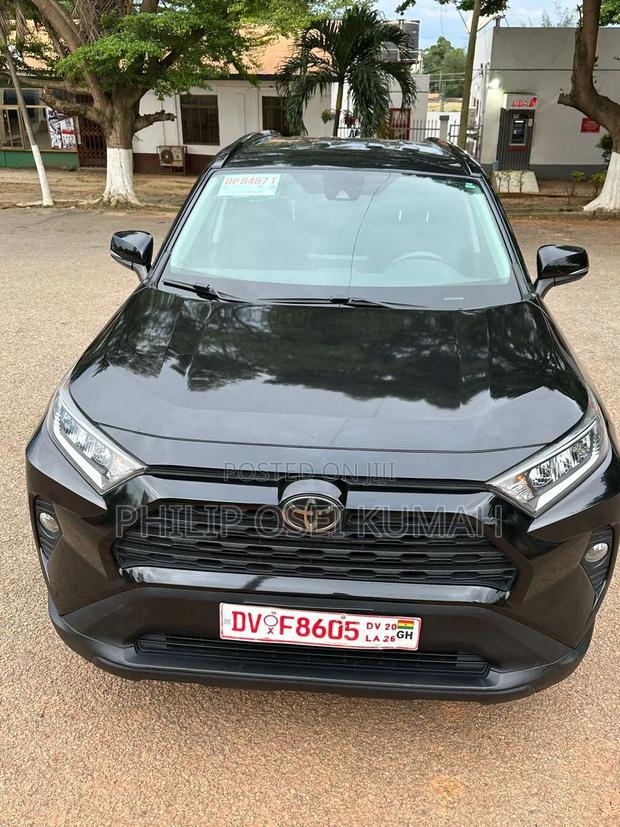 Toyota RAV4 XLE AWD 2020 Black