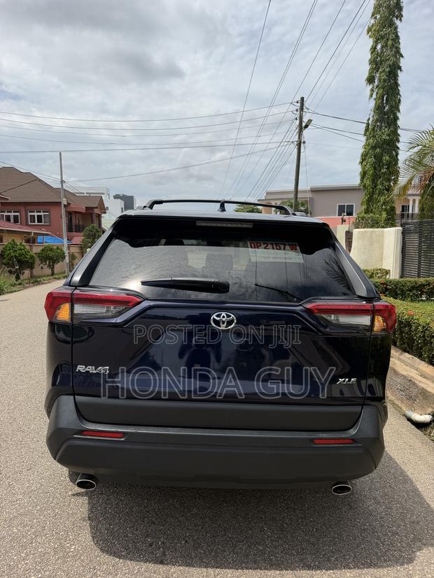 Toyota RAV4 XLE Premium AWD 2023 Blue