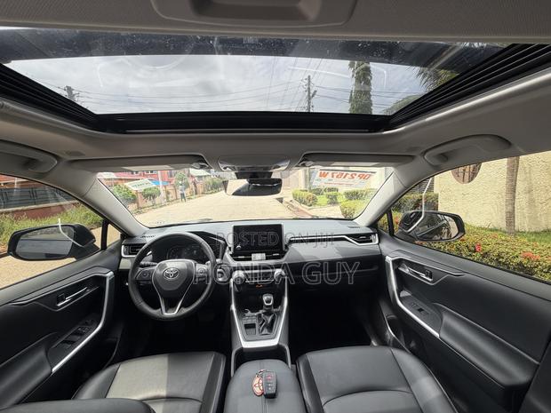 Toyota RAV4 XLE Premium AWD 2023 Blue