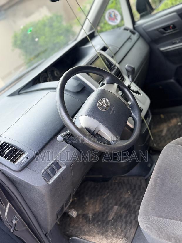Toyota Voxy 2013 Gray