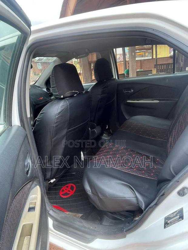 Toyota Yaris 2012 White
