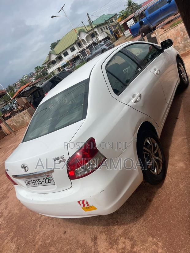 Toyota Yaris 2012 White