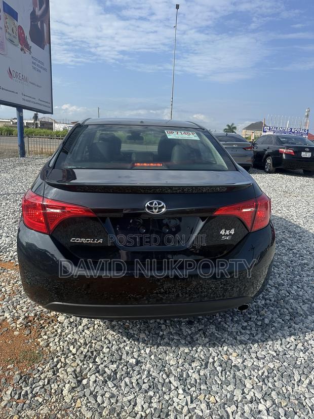 Toyota Corolla 2018 Black